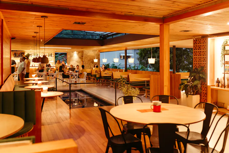 Slim Chickens restaurant interior